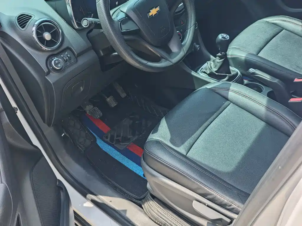 Tracker 1.4 T Manual 2 WD Comfort Sunroof