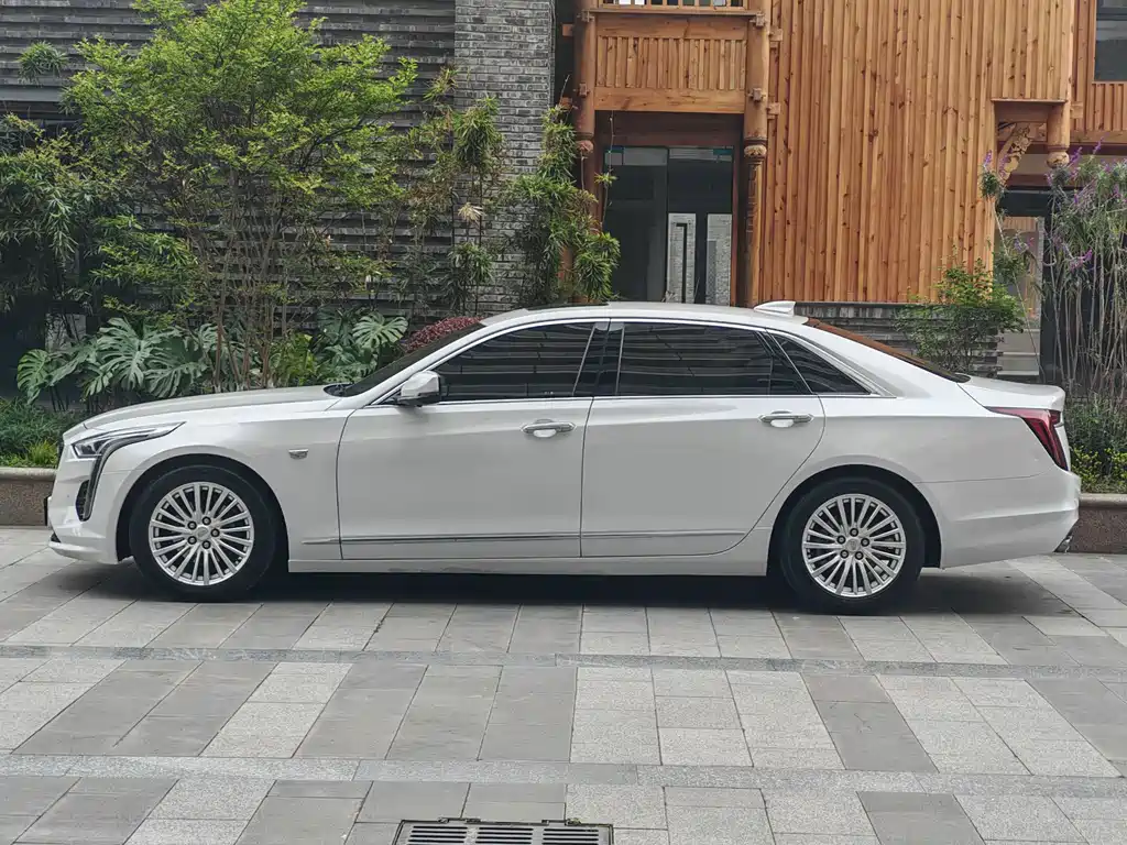 Cadillac CT6 28 T Fashion