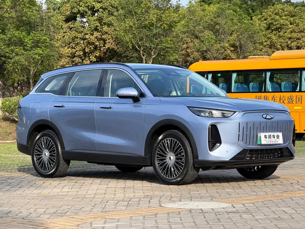 Fengyun T9 120 Long Range Flagship 7-seat Ternary Lithium