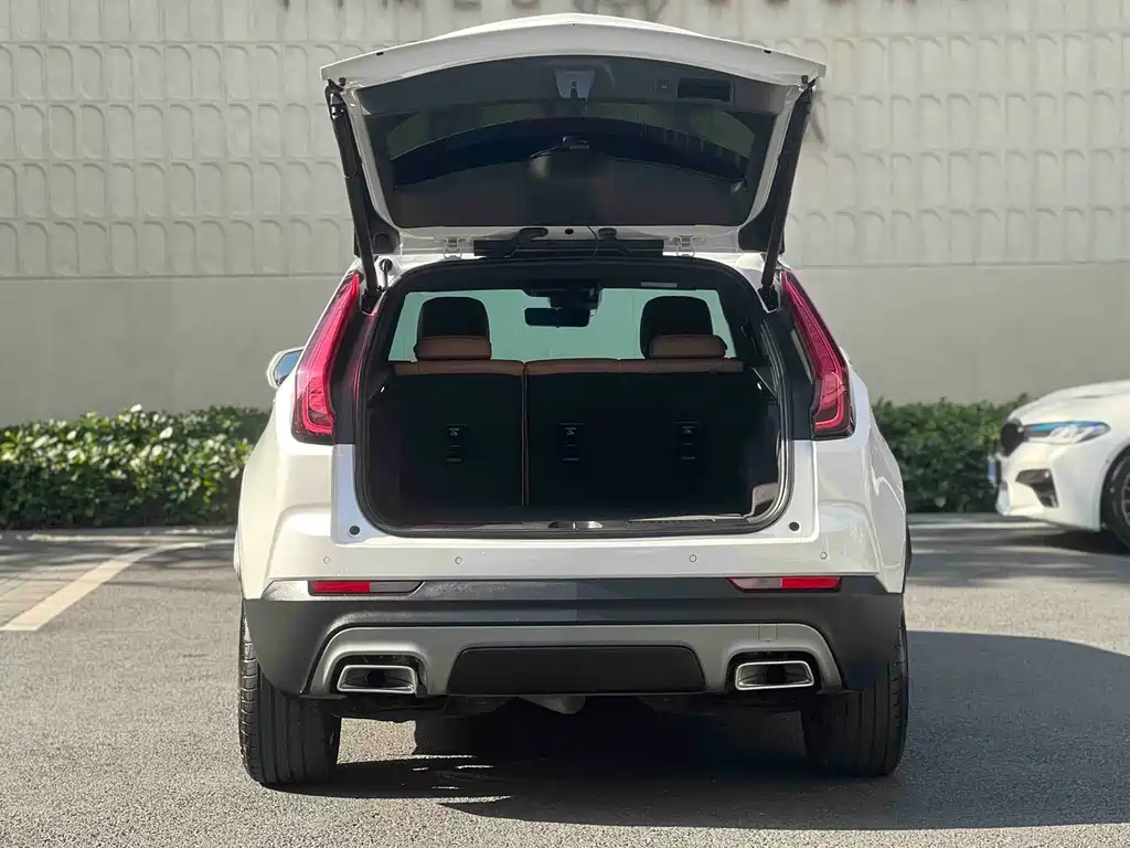Cadillac XT4 28 T 2 WD Distinguished