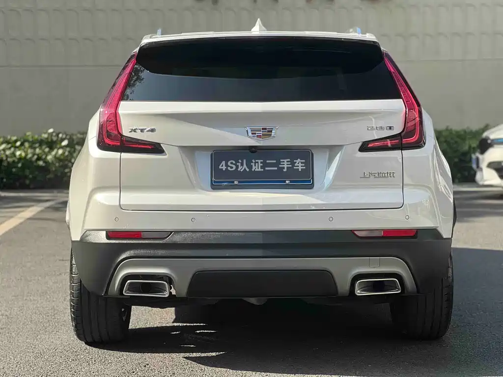 Cadillac XT4 28 T 2 WD Distinguished