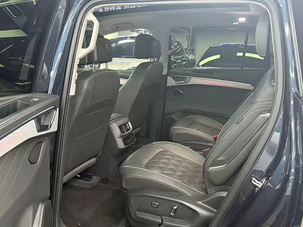 Talagon 530 TSI 4 WD Flagship Victory Realm Pro 6-seat