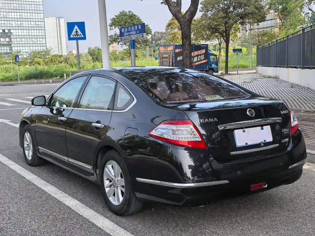 Teana 2.5 L XL Glory
