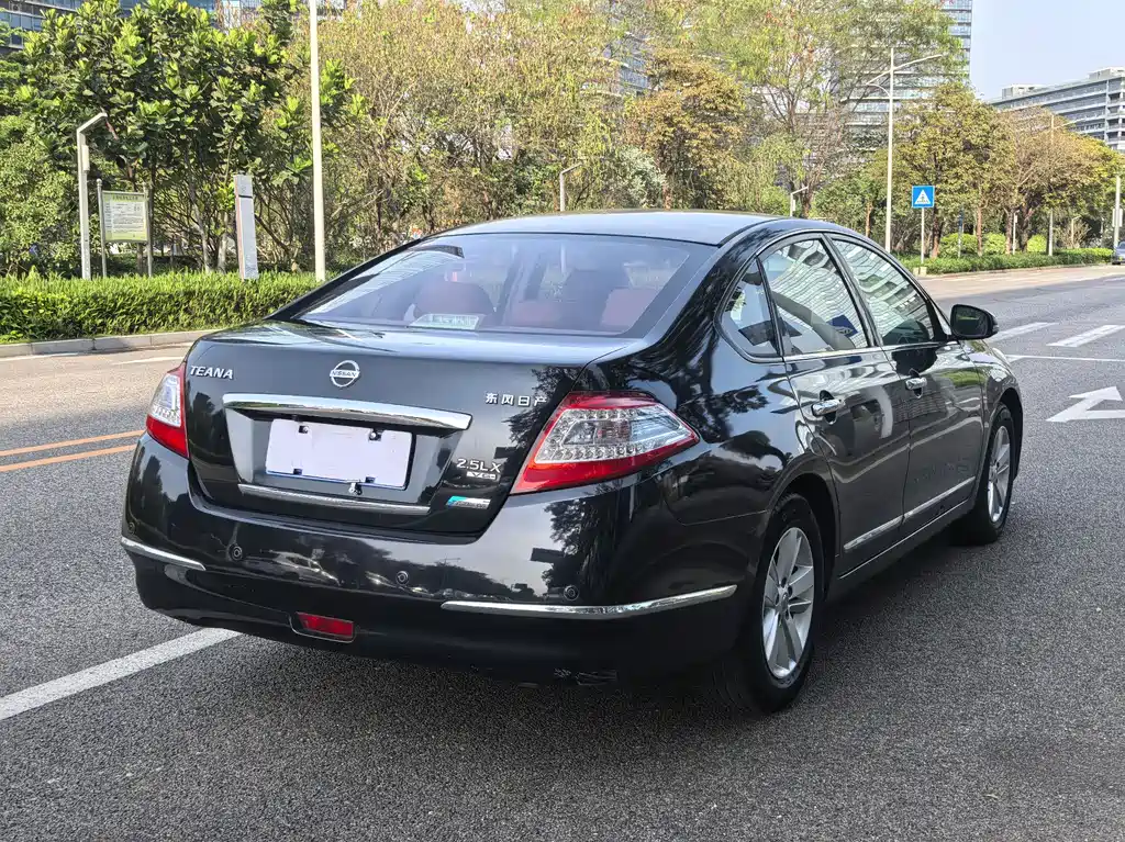 Teana 2.5 L XL Glory