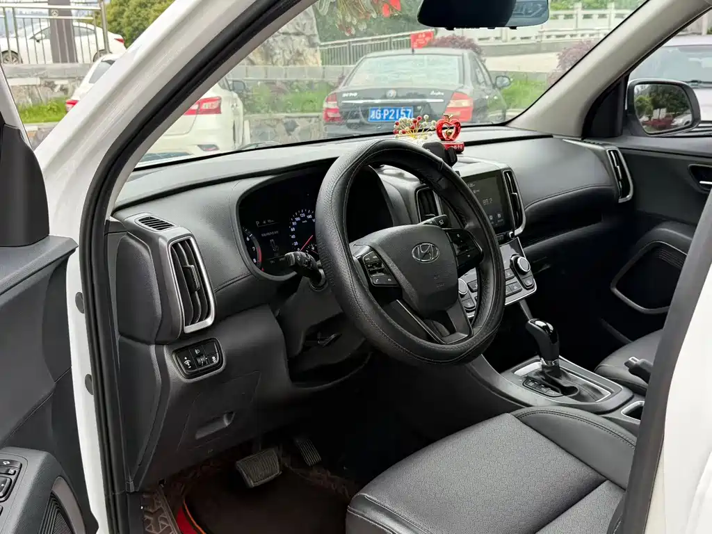 Hyundai ix35 2.0 L Auto 2 WD Brave · Smooth Enjoyment CN-VI