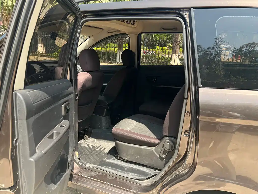 Fengguang 330 1.5 L Manual Pleasure DK15