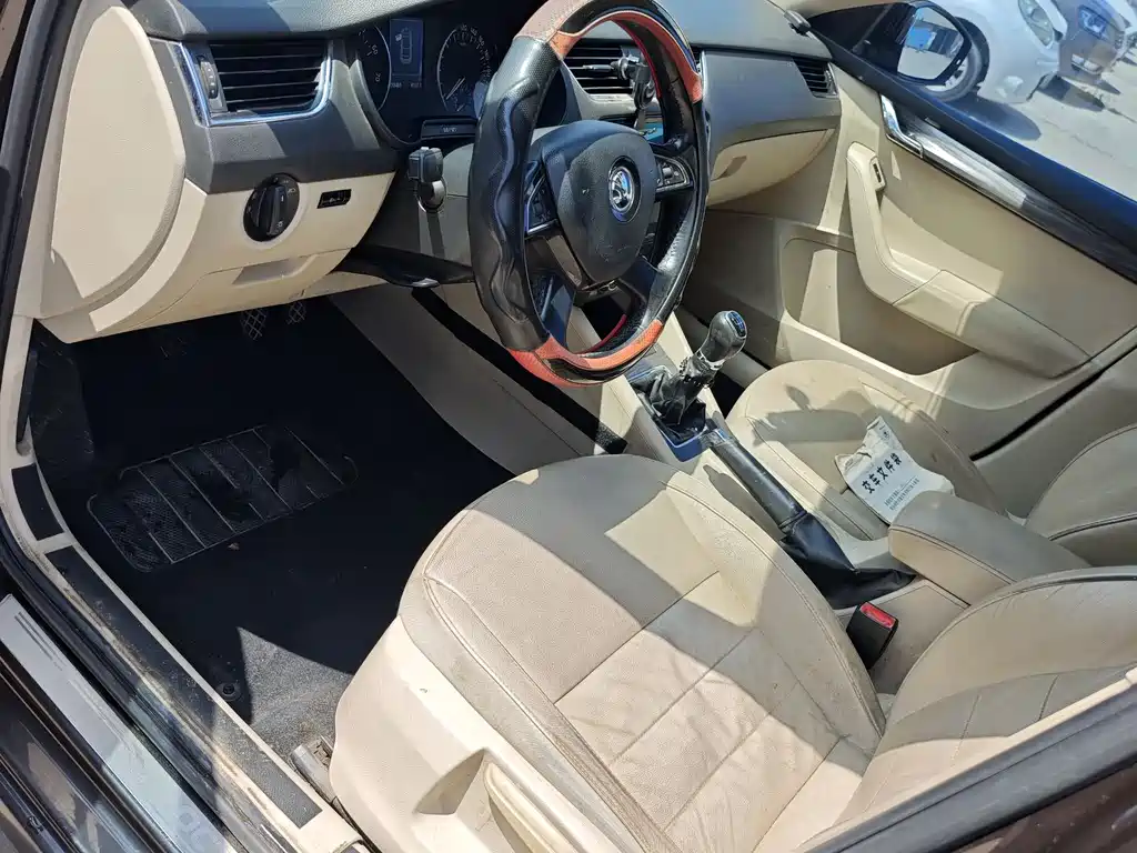 Octavia 明锐 2015款 1.6 L 手动逸俊版