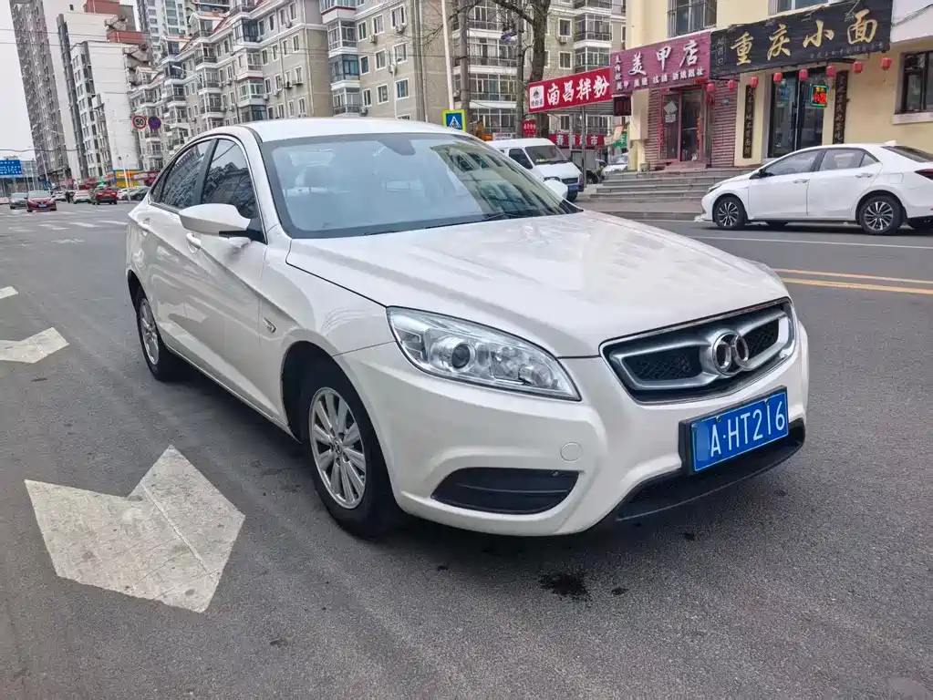 Senova D50 1.5 L CVT Standard