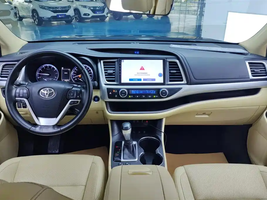 Highlander 2.0 T 4 WD Luxury 7-seat CN-VI