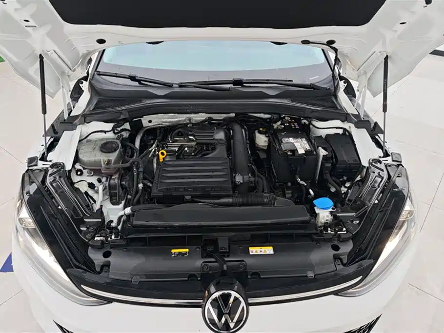 Lamando Lamando L 280 TSI DSG Dazzle Hot