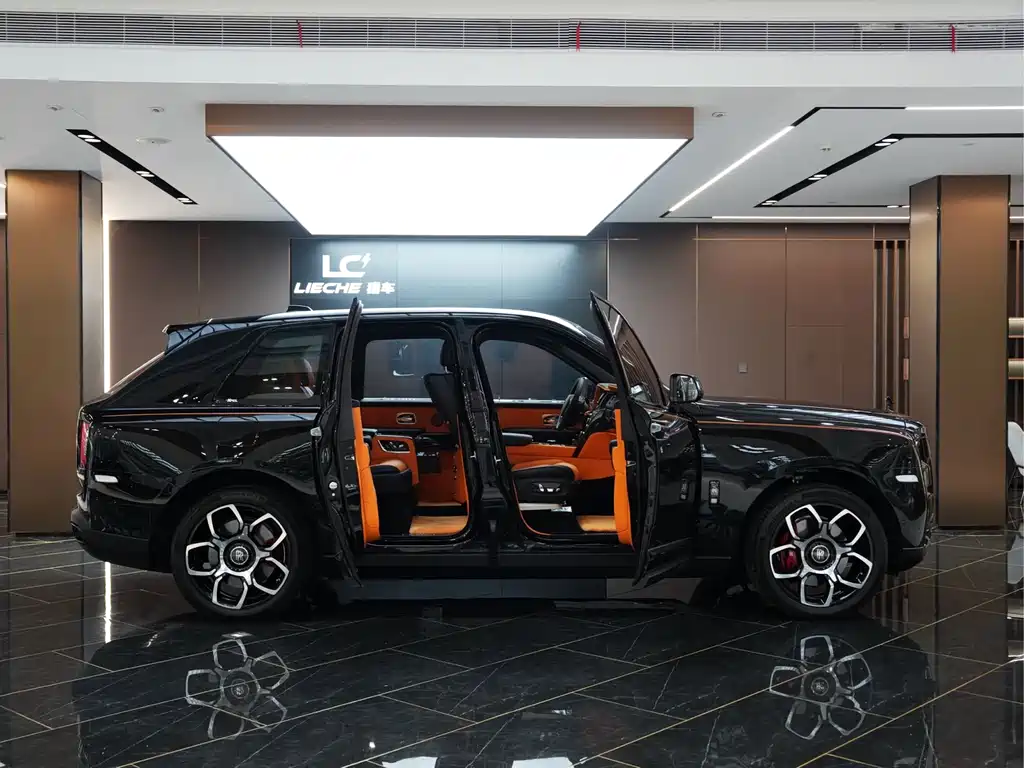 Cullinan Black Badge