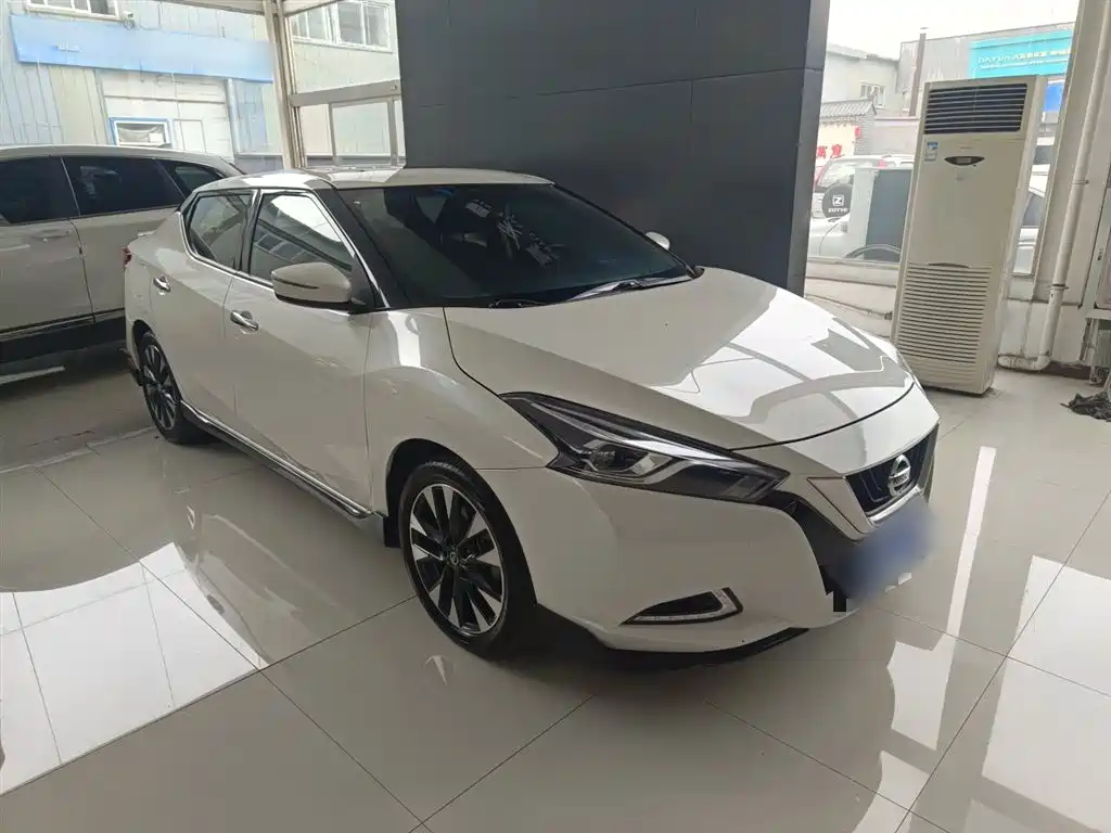 Lannia 1.6 L CVT Connected Smart Cool