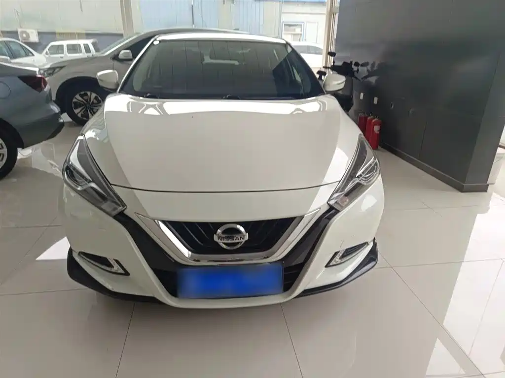Lannia 1.6 L CVT Connected Smart Cool