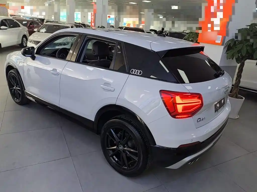 Audi Q2 L 35 TFSI Progressive Dynamic