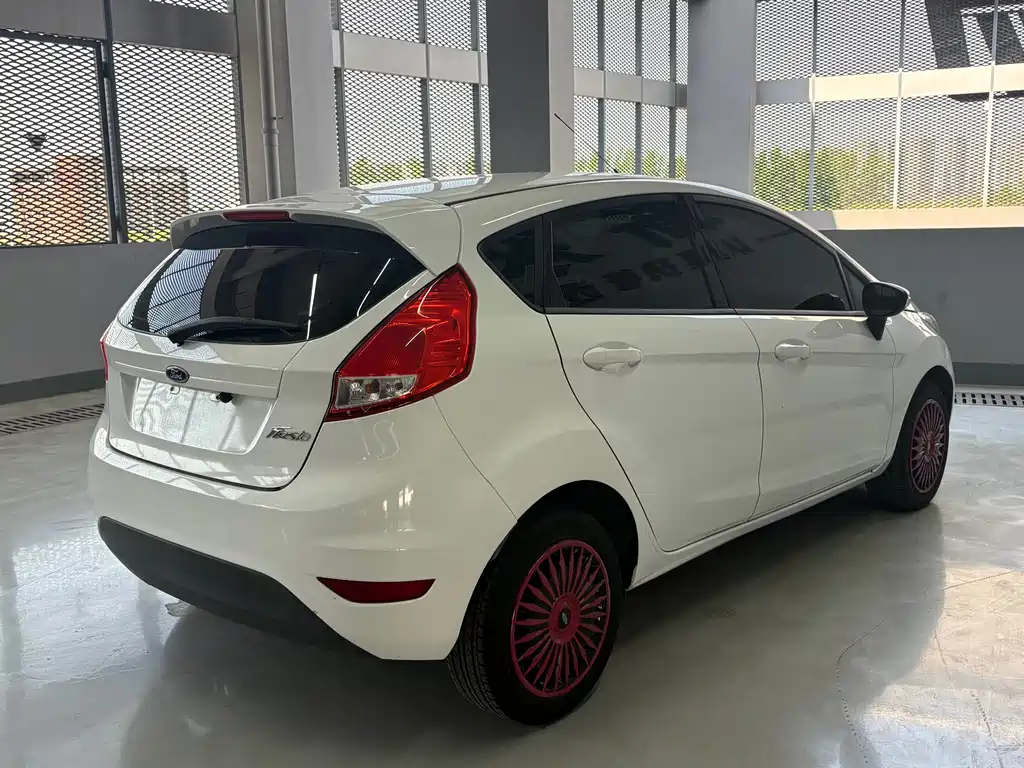 Fiesta Hatchback 1.5 L Manual Style