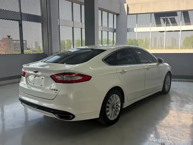 Ford Mondeo 2.0 L GTDi200 Fashion