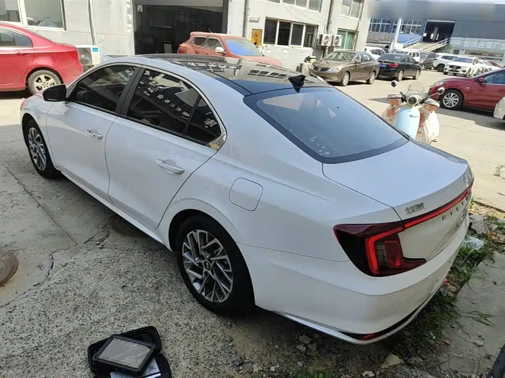 Mistra 1.8 L CVT GLX Elite
