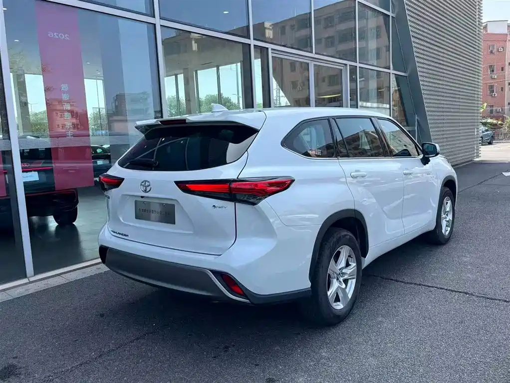 Highlander 2.5 L Smart e-Hybrid Dual Engine 2 WD Elite 5-seat