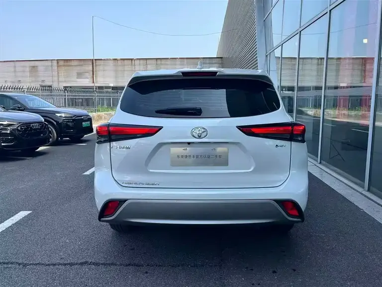 Toyota Highlander 2.5 L Smart e-Hybrid Dual Engine 2 WD Elite 5-seat