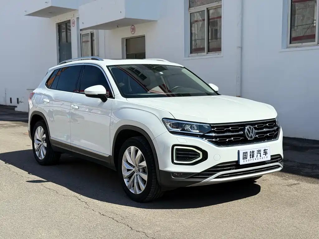 Tayron 330 TSI 2 WD Distinguished CN-VI