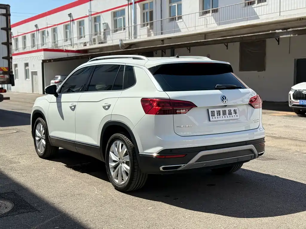 Tayron 330 TSI 2 WD Distinguished CN-VI