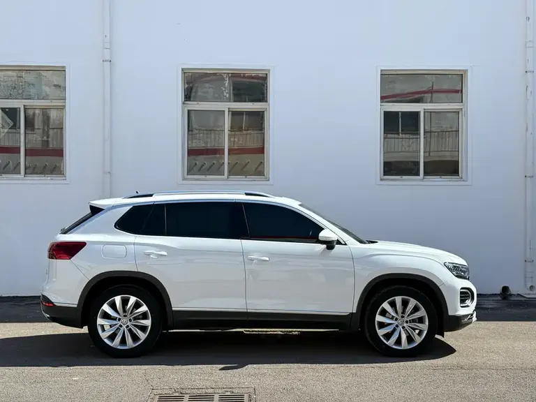 Volkswagen Tayron 330 TSI 2 WD Distinguished CN-VI