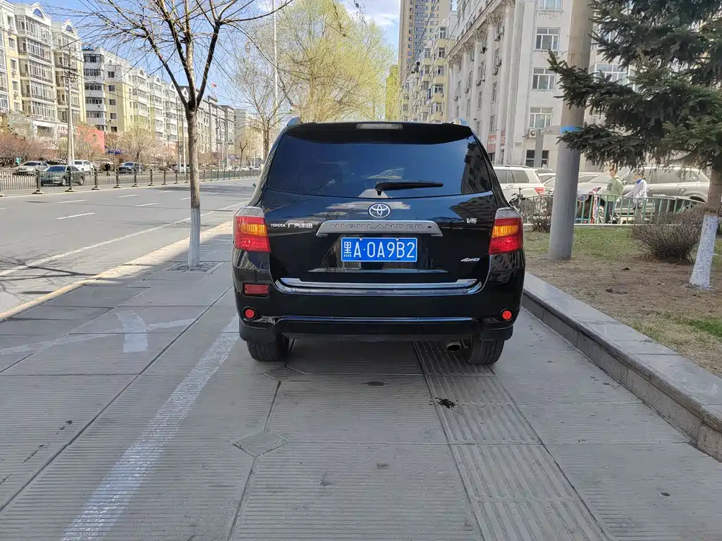 Highlander 3.5 L 4 WD 7-seat Luxury