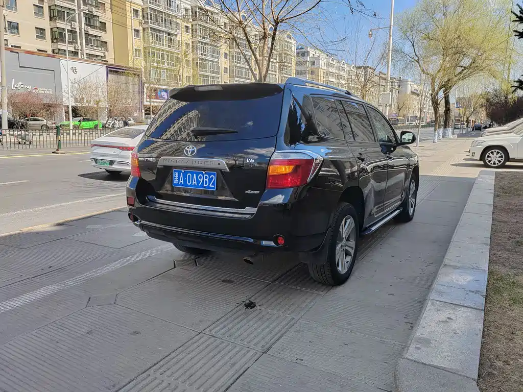 Highlander 3.5 L 4 WD 7-seat Luxury