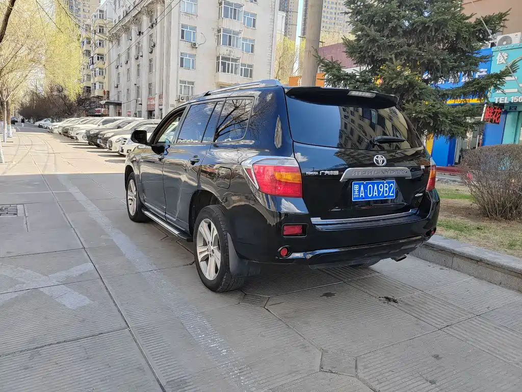 Highlander 3.5 L 4 WD 7-seat Luxury