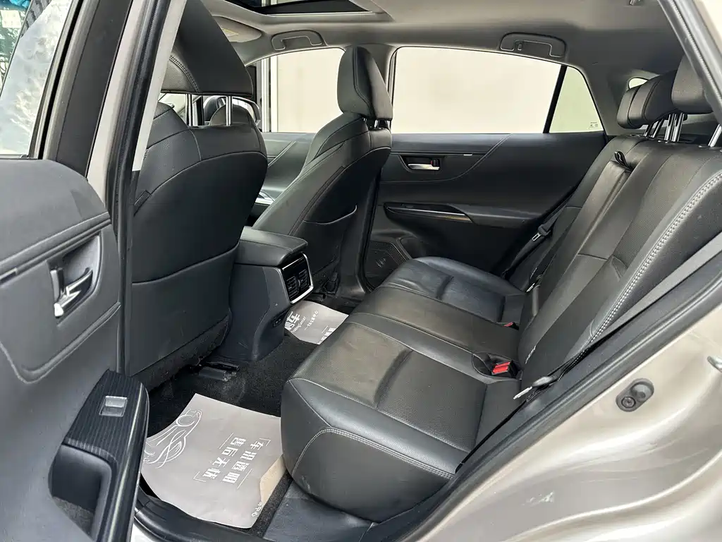 Venza 2.0 L CVT 2 WD Distinguished