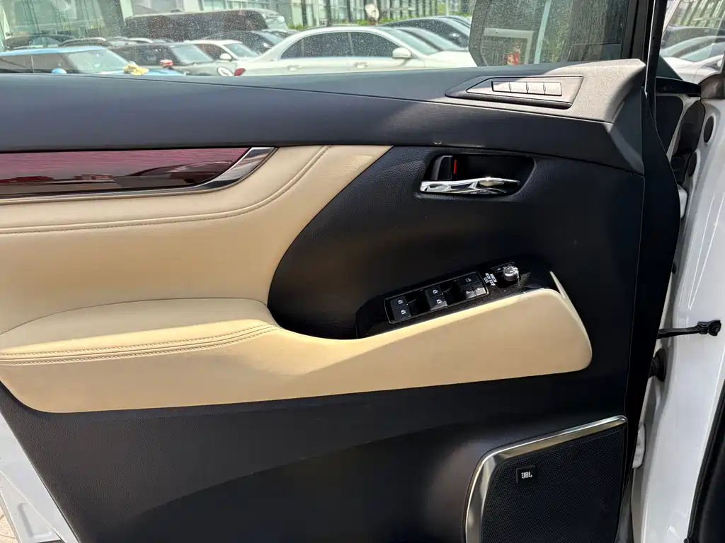Alphard 3.5 L Luxury