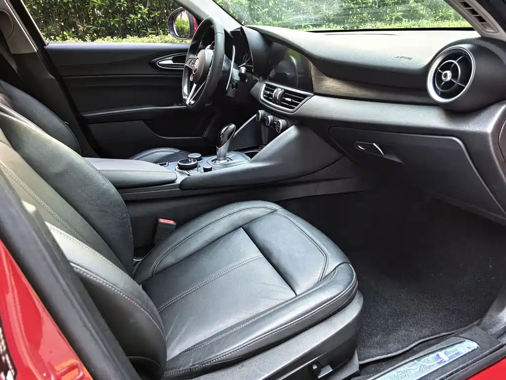 Giulia 2.0 T 280 HP Luxury