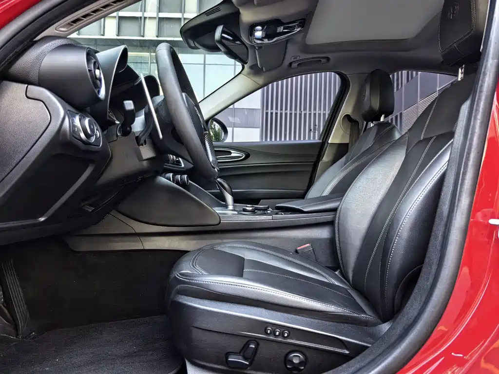 Giulia 2.0 T 280 HP Luxury