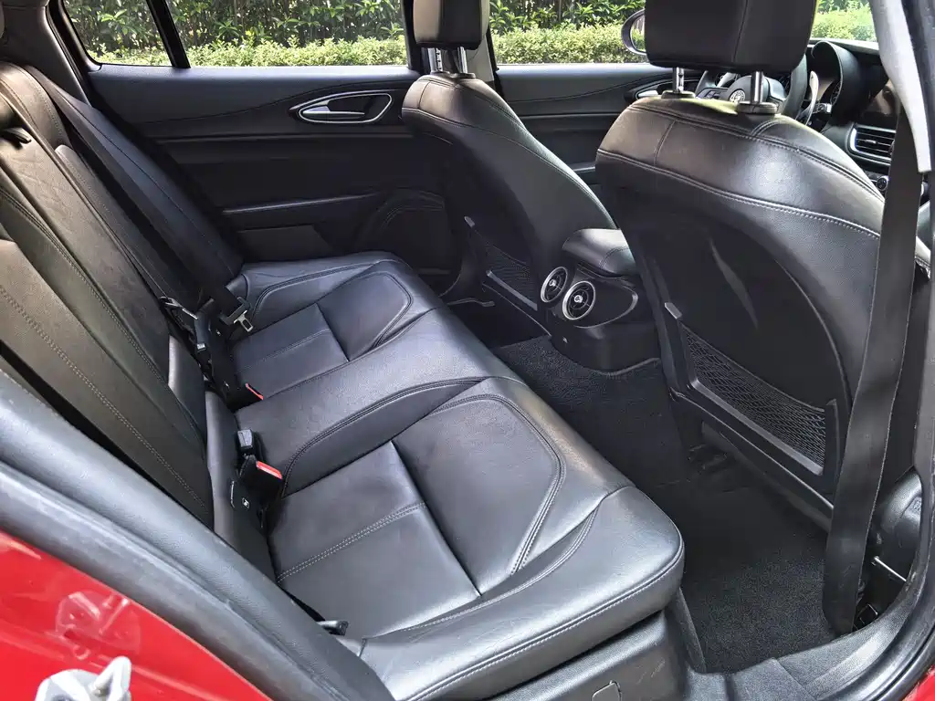 Giulia 2.0 T 280 HP Luxury