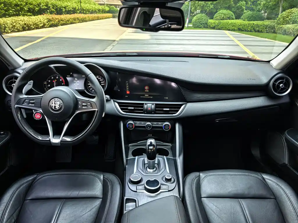 Giulia 2.0 T 280 HP Luxury