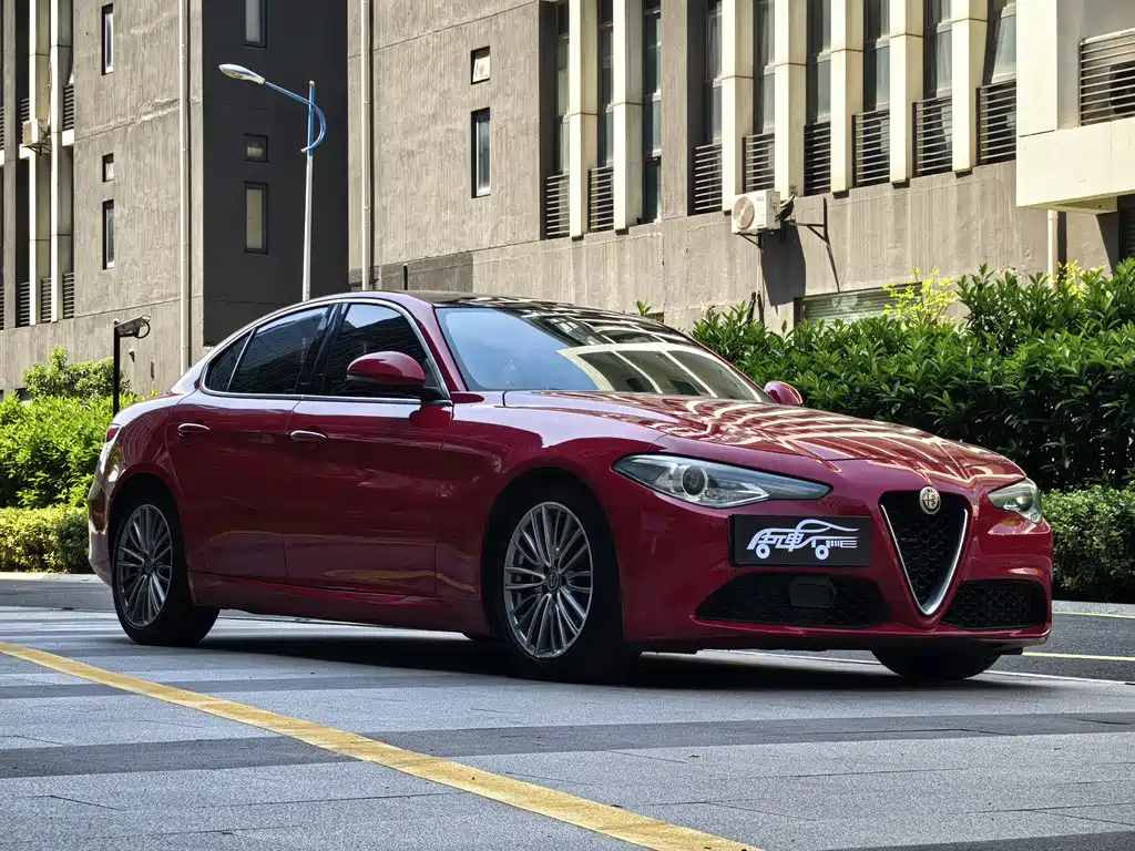 Giulia 2.0 T 280 HP Luxury