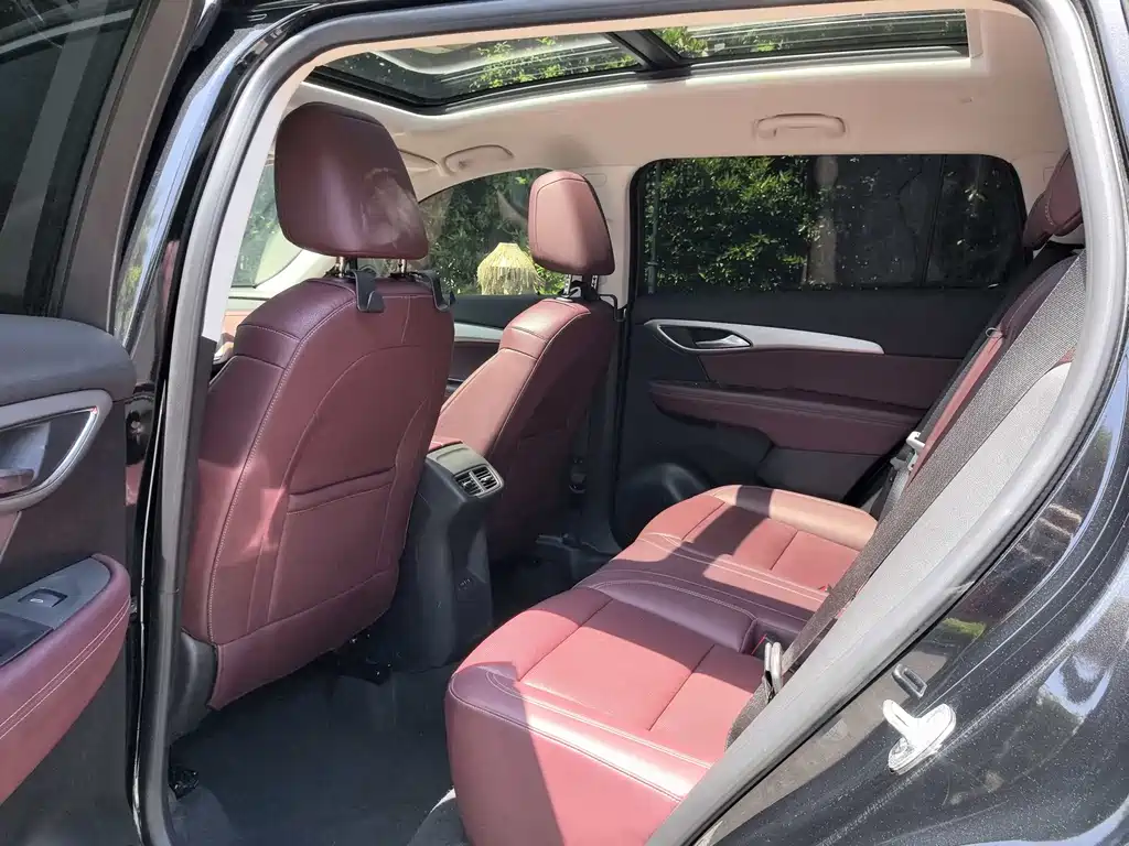 Envision Plus Envision Plus 28 T 2 WD Platinum