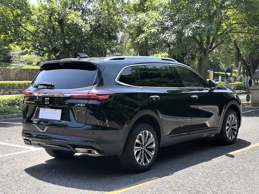 Envision Plus Envision Plus 28 T 2 WD Platinum
