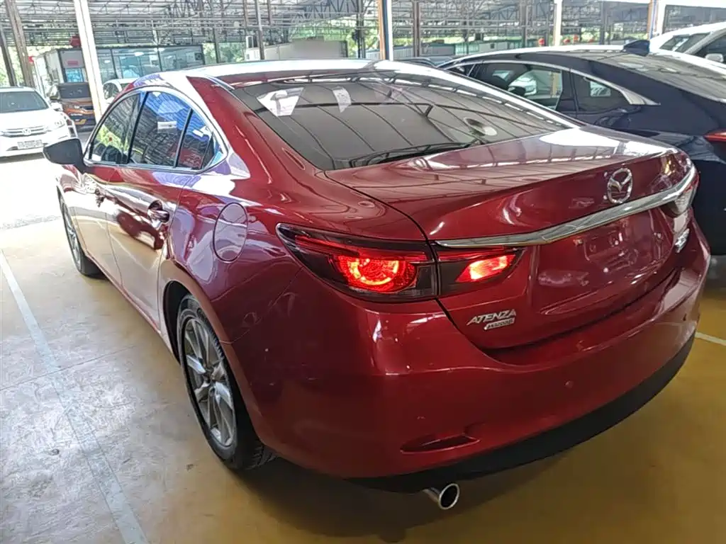 Atenza 2.0 L Blue Sky Luxury