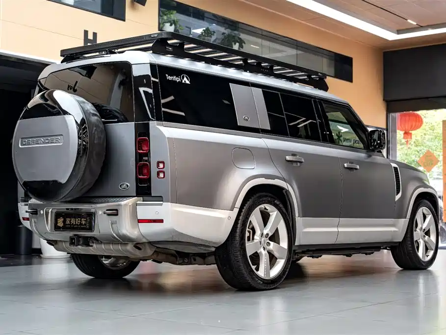 Land Rover Defender 130 3.0 T P400 HSE