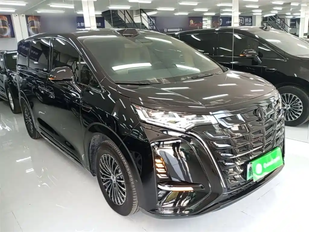 Denza D9 DM-i Smart Drive 1020 4 WD Flagship