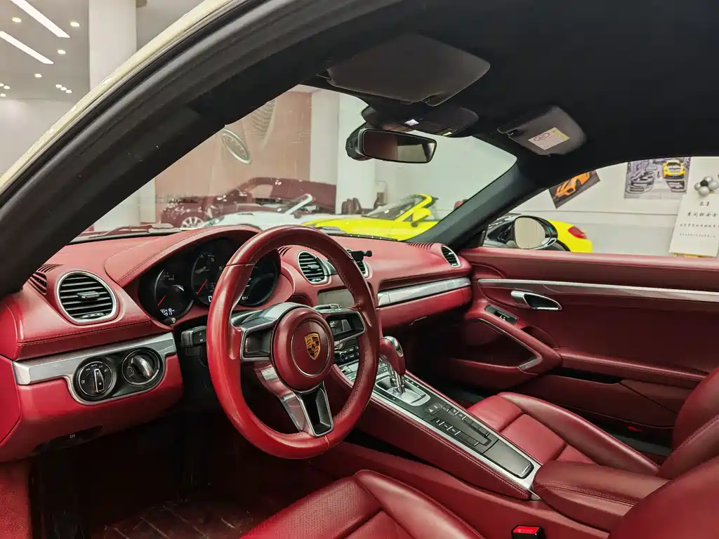 Porsche 718 Cayman 2.0 T