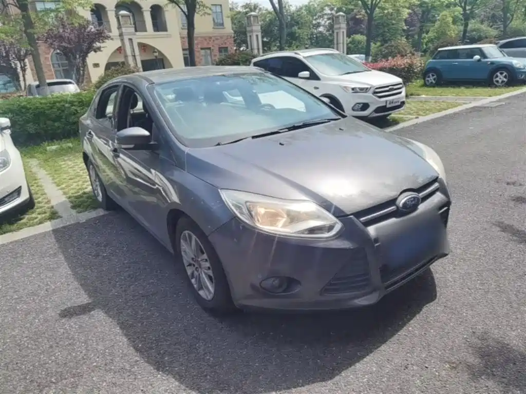 Focus Sedan 1.6 L Manual Comfort