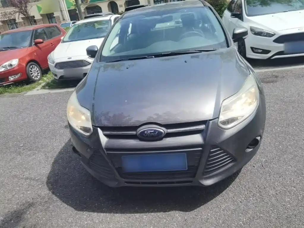 Focus Sedan 1.6 L Manual Comfort