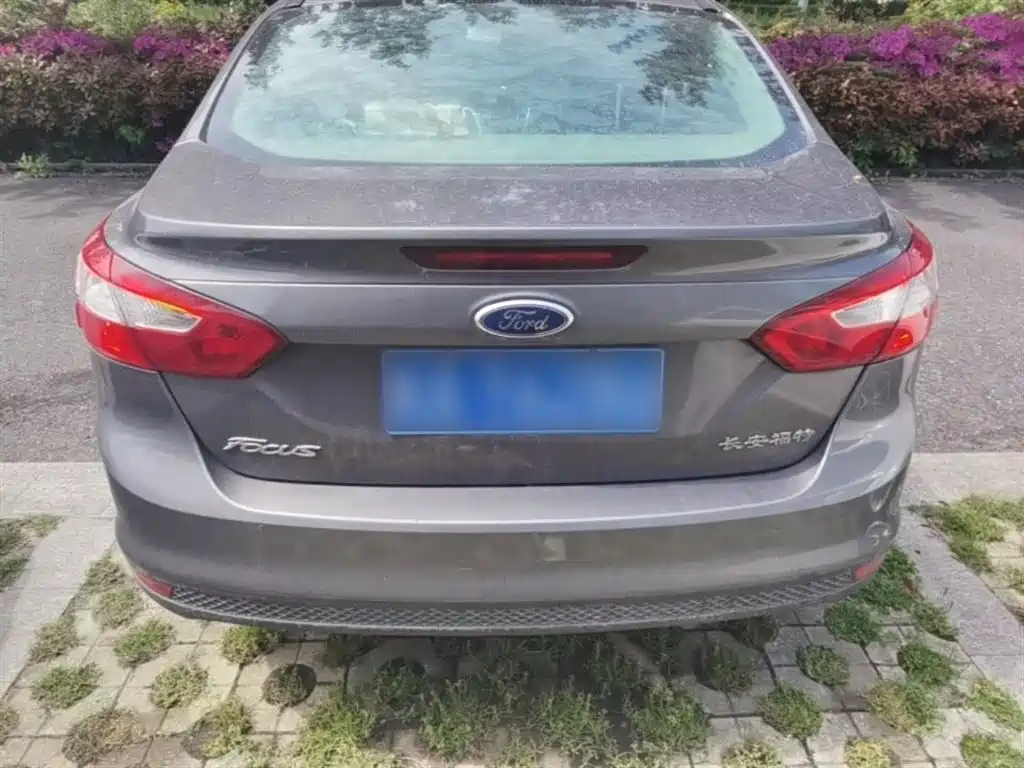 Focus Sedan 1.6 L Manual Comfort
