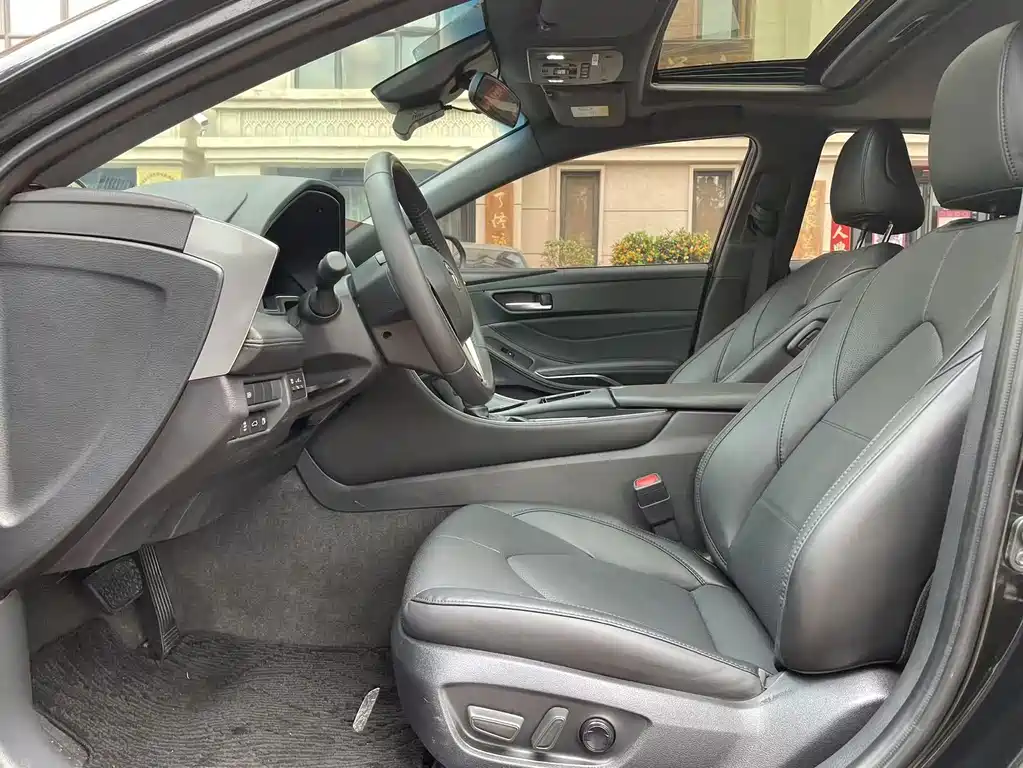 Avalon 2.0 L Luxury