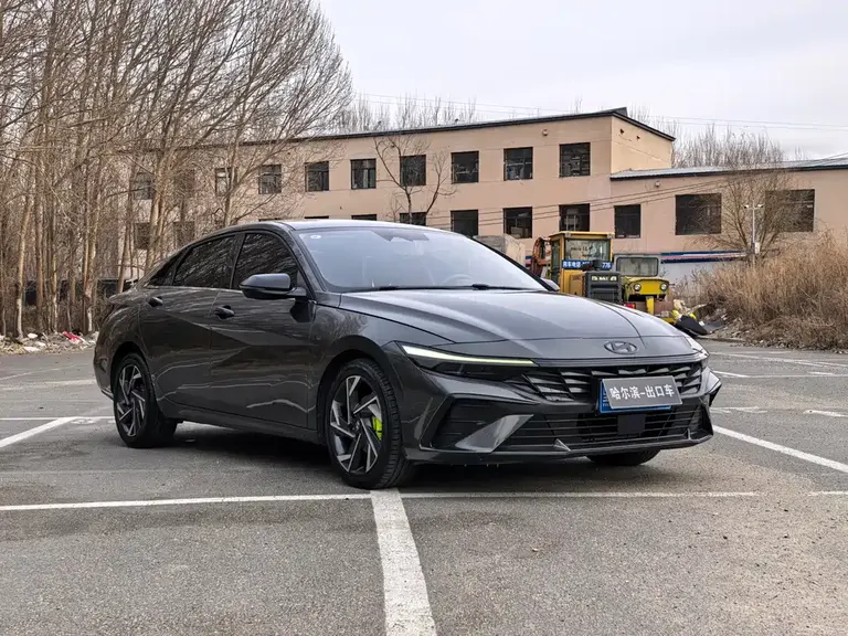 Hyundai Elantra 1.5 L CVT LUX Distinguished
