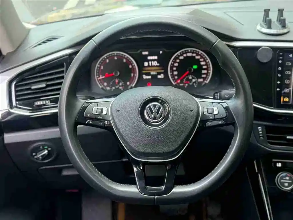 Tayron 330 TSI 4 WD Luxury CN-V