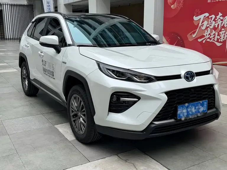 Toyota Wildlander 威兰达 2024款 双擎 2.5 L E-CVT两驱豪华PLUS版