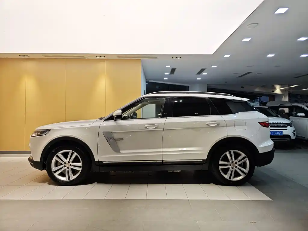 Zotye T700 1.8 T DCT Premium